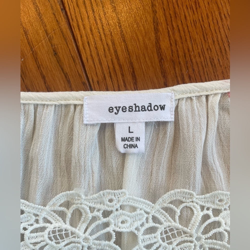 🎉2/$10 Eyeshadow Floral Flowy Blouse Large - Picture 4 of 6